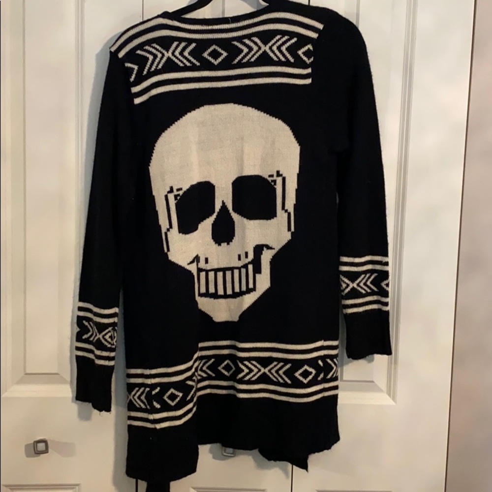 Skull Sweater Size Small/ Medium